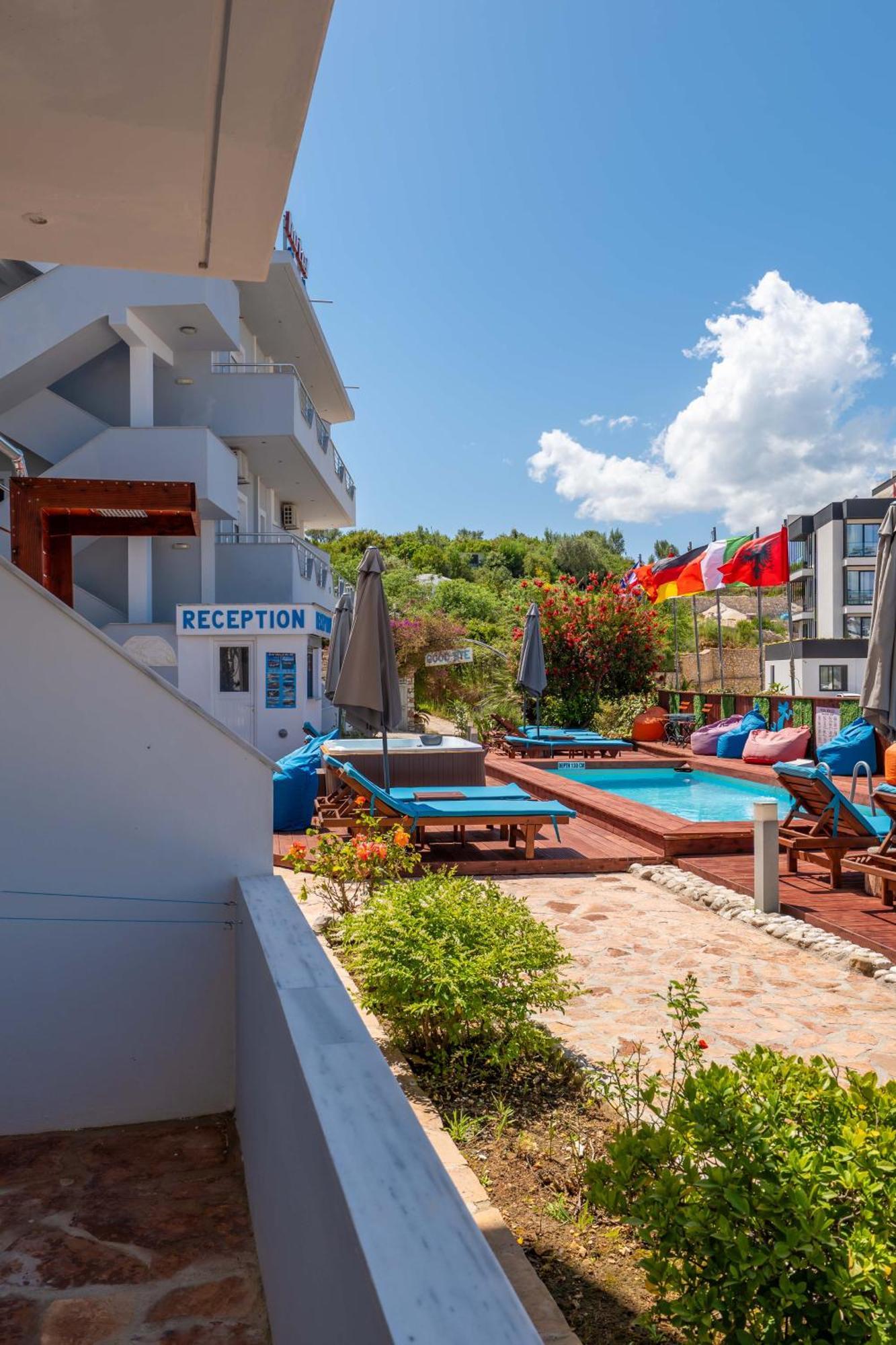 Hotel Two Mermaids Ksamil Extérieur photo